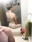 Muscle Geek Ben Shares His Selfies porn