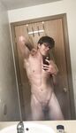 Muscle Geek Ben Shares His Selfies porn