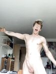 Muscle Geek Ben Shares His Selfies porn
