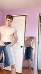 Muscle Geek Ben Shares His Selfies porn